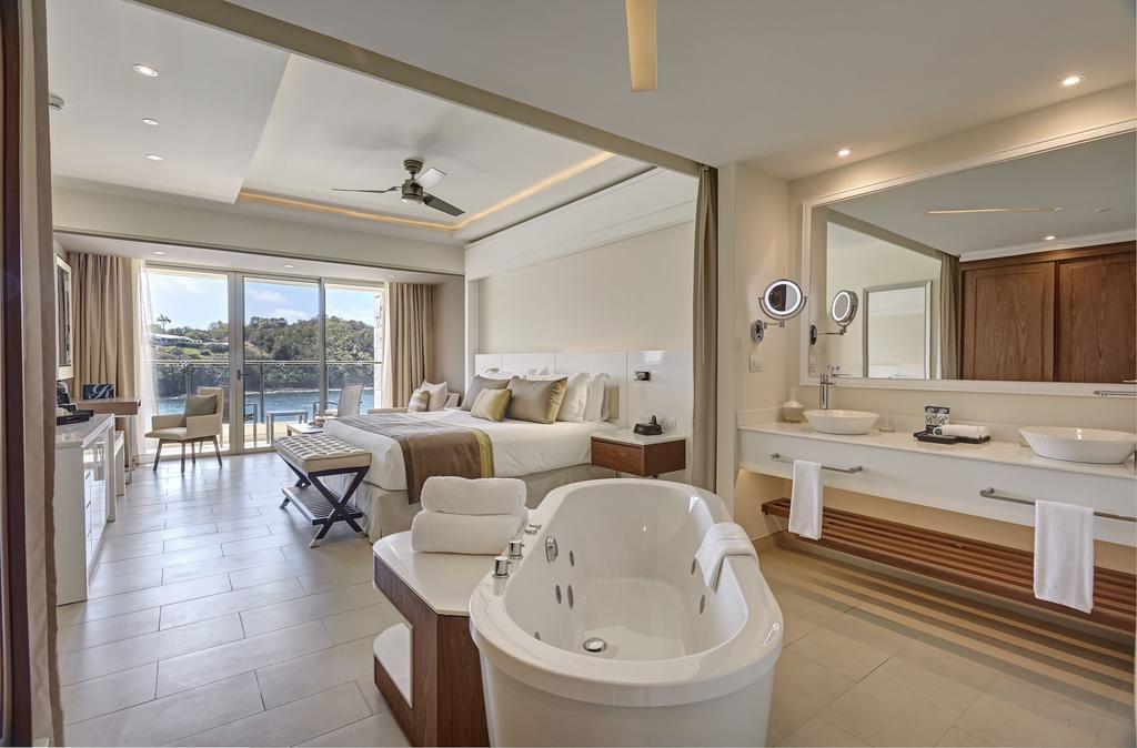 Luxury Junior Suite Ocean View Diamond Club,435770466:JPEG